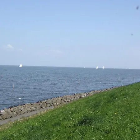 Glamping Tent With Kitchen And Bathroom, On A On The Ijsselmeer Campismo de Luxo Andijk