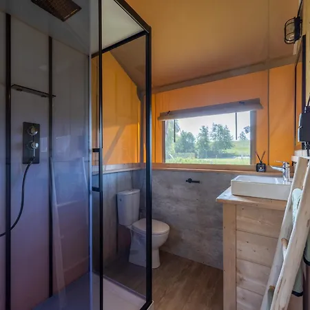 Glamping Tent With Kitchen And Bathroom, On A On The Ijsselmeer Campismo de Luxo *