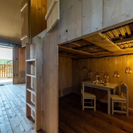 Glamping Tent With Kitchen And Bathroom, On A On The Ijsselmeer Campismo de Luxo